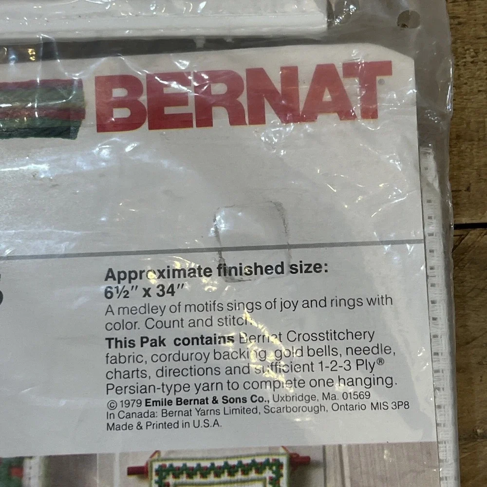 Vintage Christmas Bernat Holiday Ideas Bell Pull Medley Crosstitch W00020 New!